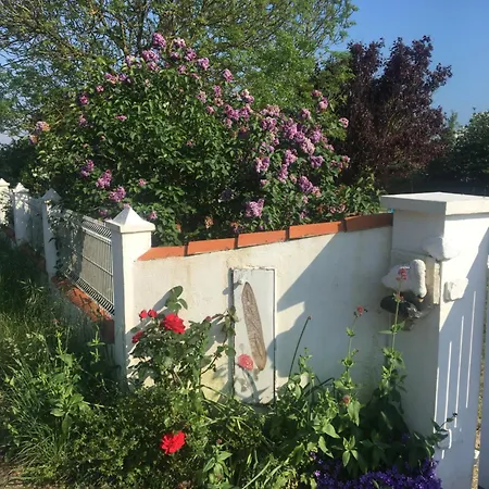 Vakantiehuis Un Independant Avec Jardin