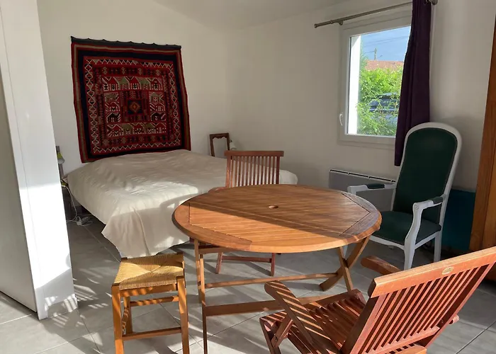 Un Independant Avec Jardin Tatil Evi