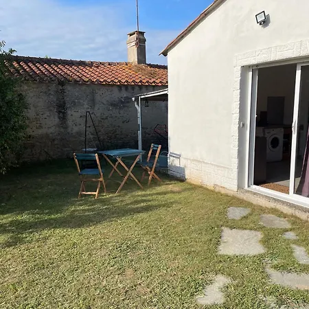 Un Independant Avec Jardin Holiday home Talmont-Saint-Hilaire